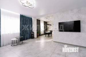 Дом 220м&sup2;, 2-этажный, участок 2 сот.  