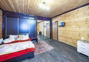 Дом 99м&sup2;, 2-этажный, участок 4 сот.  