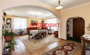 Дом 640м&sup2;, 2-этажный, участок 9 сот.  