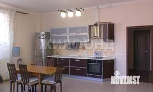 Коттедж 350м², 3-этажный, участок 15 сот.  