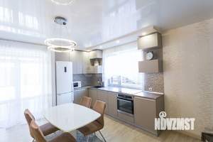 Дом 176м&sup2;, 2-этажный, участок 7 сот.  