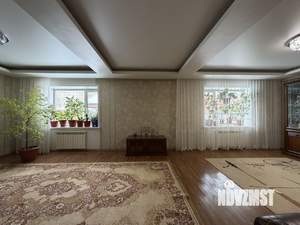 Дом 240м&sup2;, 3-этажный, участок 8 сот.  