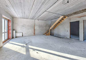 Дом 196м&sup2;, 3-этажный, участок 5 сот.  