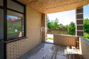 Дом 193м&sup2;, 1-этажный, участок 10 сот.  