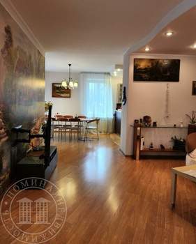 Дом 350м², 2-этажный, участок 10 сот.  