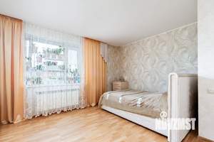 Коттедж 240м², 3-этажный, участок 8 сот.  