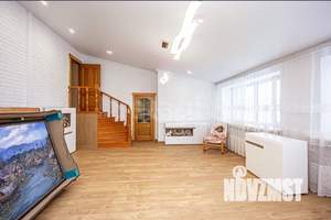 Дом 387м&sup2;, 3-этажный, участок 6 сот.  