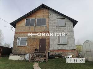 Дом 221м², 3-этажный, участок 6 сот.  