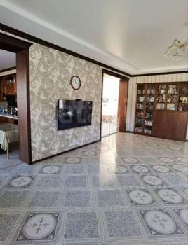 Дом 404м&sup2;, 3-этажный, участок 8 сот.  