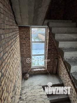 Коттедж 250м&sup2;, 3-этажный, участок 6 сот.  