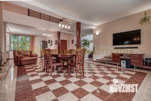 Дом 308м&sup2;, 2-этажный, участок 6 сот.  