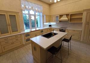 Дом 660м&sup2;, 3-этажный, участок 8 сот.  