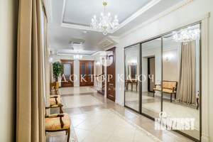 Коттедж 576м², 3-этажный, участок 30 сот.  