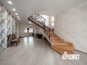 Дом 290м², 3-этажный, участок 8 сот.  