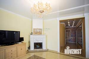 Коттедж 284м², 2-этажный, участок 15 сот.  