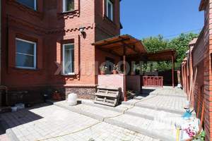 Коттедж 352м&sup2;, 2-этажный, участок 10 сот.  