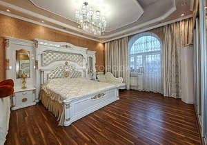 Дом 443м&sup2;, 2-этажный, участок 14 сот.  