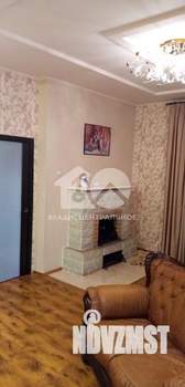 Дом 220м&sup2;, 3-этажный, участок 8 сот.  