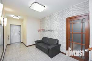 Таунхаус 260м², 2-этажный, участок 6 сот.  
