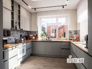 Коттедж 450м&sup2;, 3-этажный, участок 10 сот.  