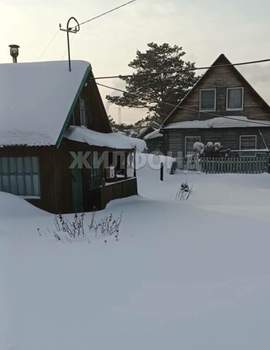 Дом 20м&sup2;, 2-этажный, участок 6 сот.  