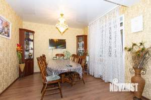Дом 240м², 2-этажный, участок 10 сот.  