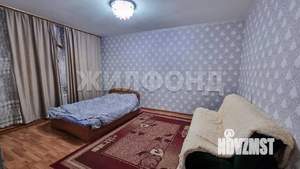 Дом 895м², 3-этажный, участок 4 сот.  