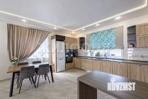 Коттедж 253м², 2-этажный, участок 8 сот.  