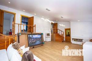 Дом 387м&sup2;, 3-этажный, участок 6 сот.  