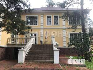 Коттедж 750м&sup2;, 2-этажный, участок 20 сот.  