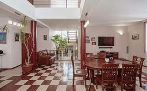 Дом 308м&sup2;, 2-этажный, участок 6 сот.  