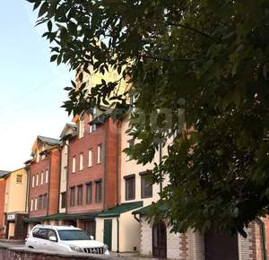 Дом 292м&sup2;, 2-этажный, участок 1 сот.  