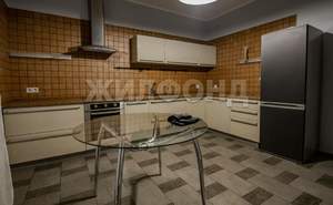 Дом 250м², 2-этажный, участок 9 сот.  