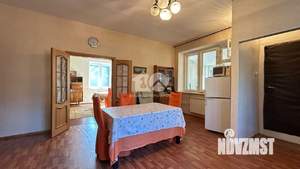 Дом 160м&sup2;, 3-этажный, участок 10 сот.  