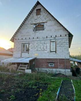 Дом 280м&sup2;, 3-этажный, участок 6 сот.  