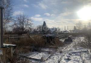 Дом 28м&sup2;, 2-этажный, участок 7 сот.  