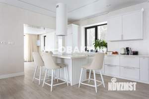 Дом 400м&sup2;, 3-этажный, участок 30 сот.  