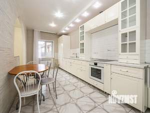 Дом 210м&sup2;, 3-этажный, участок 3 сот.  