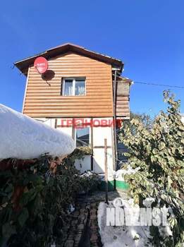 Дом 20м&sup2;, 2-этажный, участок 6 сот.  