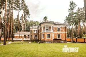 Коттедж 1213м², 3-этажный, участок 30 сот.  