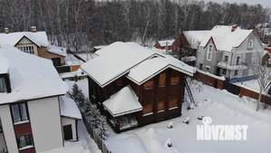 Дом 250м&sup2;, 2-этажный, участок 1 сот.  