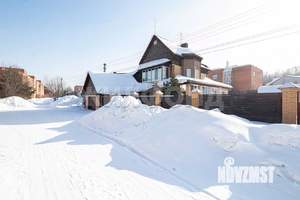 Коттедж 233м&sup2;, 3-этажный, участок 7 сот.  