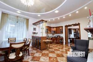 Коттедж 550м&sup2;, 3-этажный, участок 13 сот.  