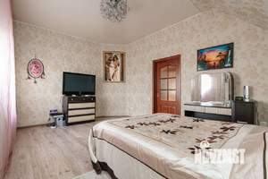 Коттедж 244м&sup2;, 3-этажный, участок 9 сот.  