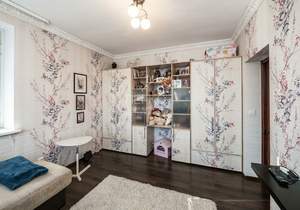 Дом 450м&sup2;, 3-этажный, участок 10 сот.  