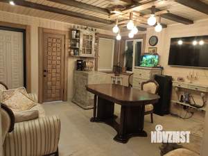 Дом 210м&sup2;, 2-этажный, участок 7 сот.  