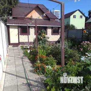 Дом 61м&sup2;, 2-этажный, участок 2 сот.  