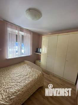 Дом 240м&sup2;, 3-этажный, участок 6 сот.  