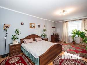 Дом 640м², 3-этажный, участок 9 сот.  