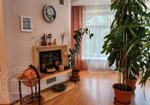 Дом 350м², 2-этажный, участок 10 сот.  
